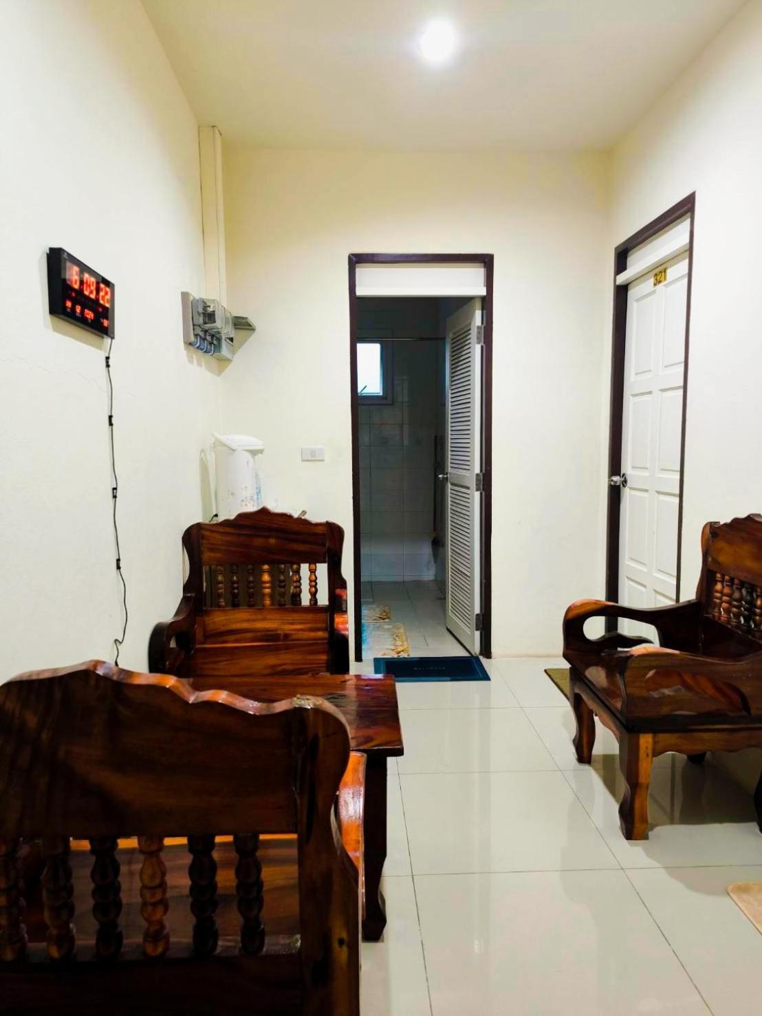 Nu Phuket Airport Resident 1 Bed & Breakfast Nai Yang Beach Екстериор снимка